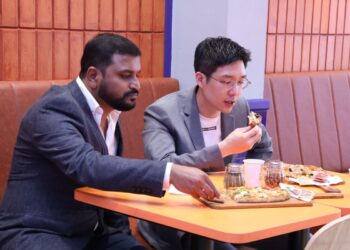 L-R Mahesh Reddy, CEO, Gopizza India and Jae Won Lim, Founder and CEO of Gopizza