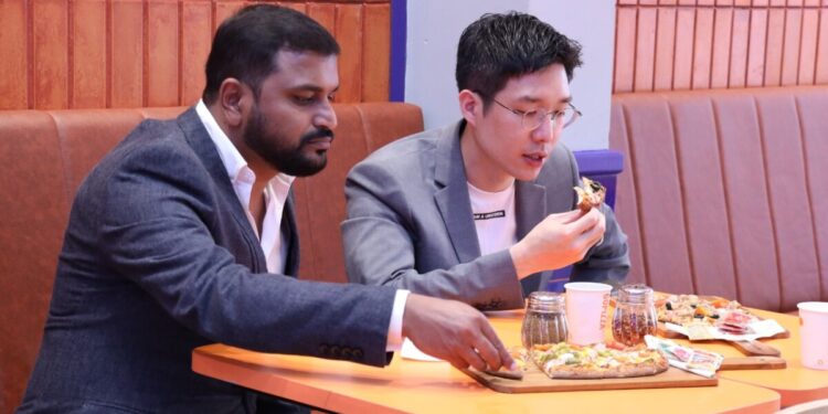 L-R Mahesh Reddy, CEO, Gopizza India and Jae Won Lim, Founder and CEO of Gopizza