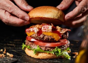 This French Food Startup raises $80M for Virtual Food Delivery Franchise