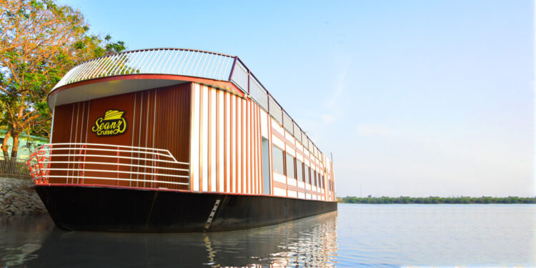 Tamil Nadu Gets Its First Cruise Restaurant in Chennai